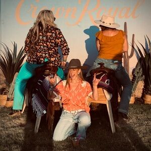 Meet your Posher, KT